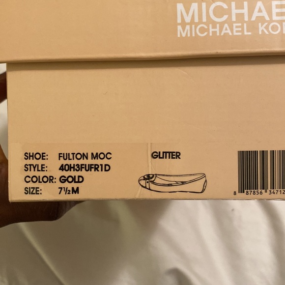 Gold Flat shoes - Picture 3 of 3